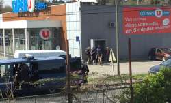 Hostage-taking situation after shooting at supermarket in