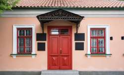 Vastu Tips: Know which colored main door of the house is suited in which direction