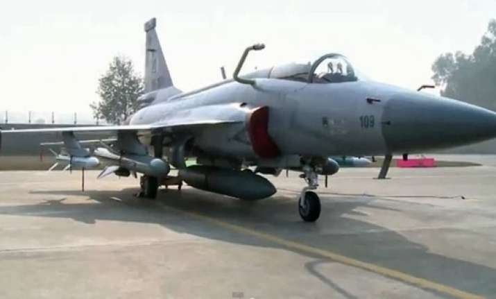 China Delivers First Overhauled JF-17 Fighter Jet To Pakistan | World ...