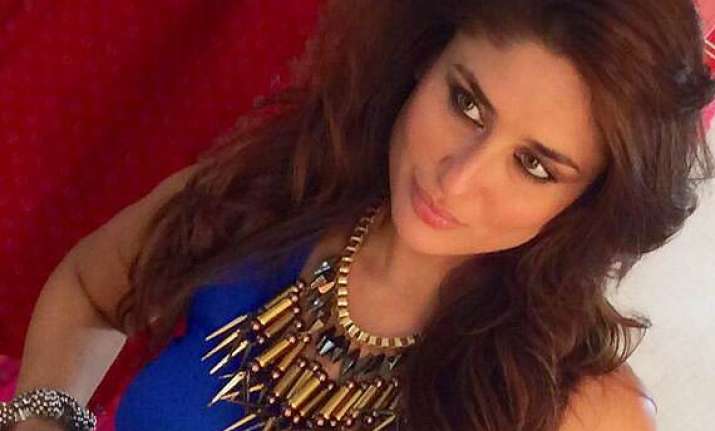 Kareena Kapoor S Sexy Avatar For A Dance Number In Gabbar Kareena Kapoor S Sexy Avatar For A Dance Number In Gabbar