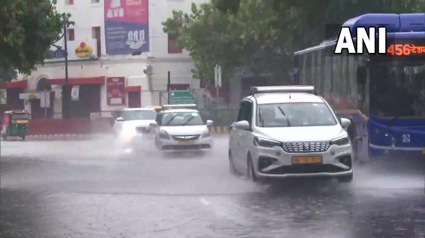Heavy rains continue to lash Delhi; Visuals from Connaught Place